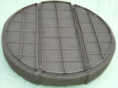 There is a schematic diagram of wire mesh demister.