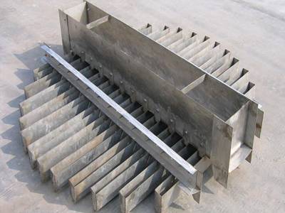 This is a two-stage trough liquid distributor with special design.